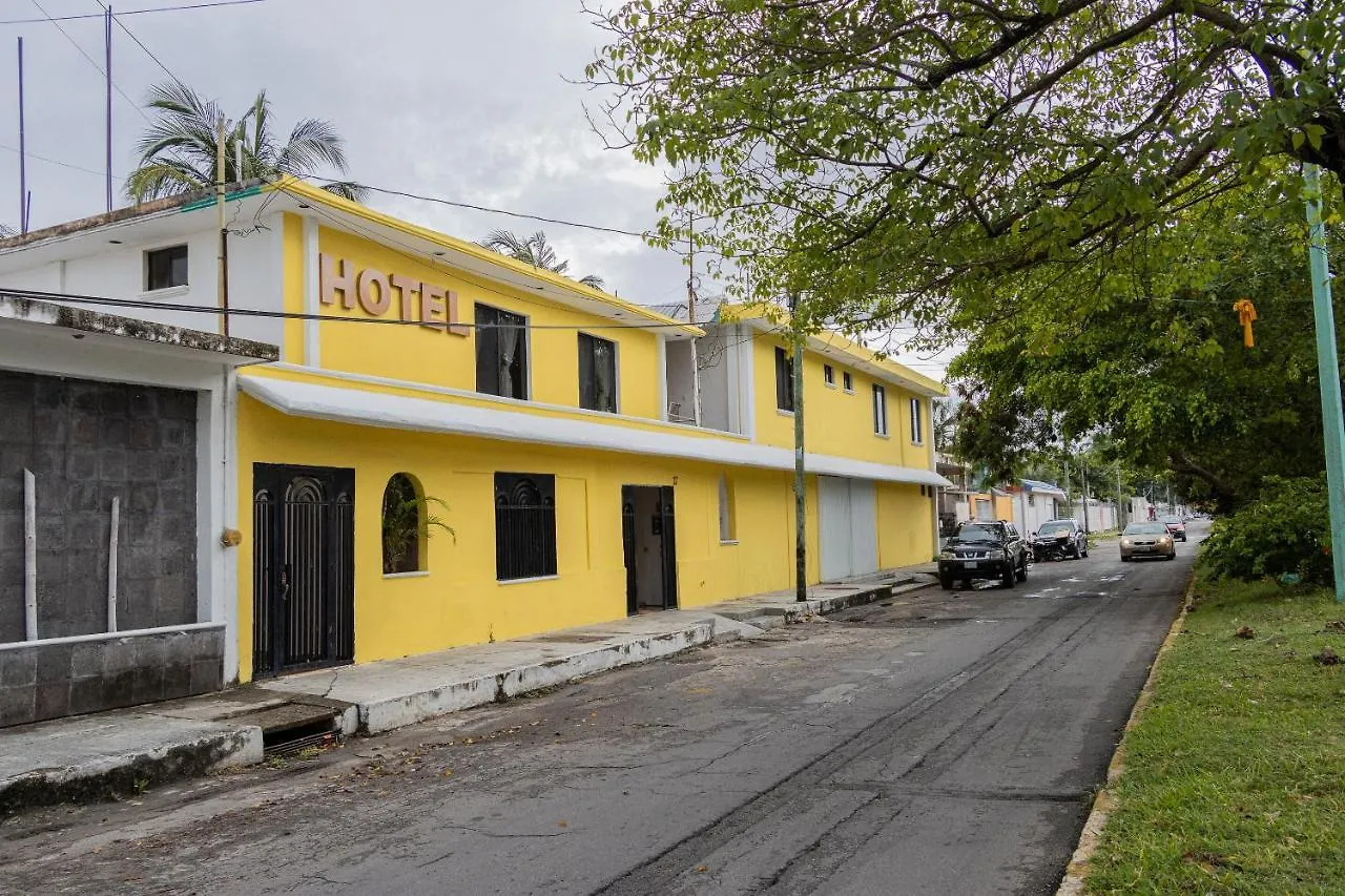 Oyo Hotel Marias,Aeropuerto Internacional De Chetumal